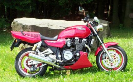 Yamaha XJR 1200